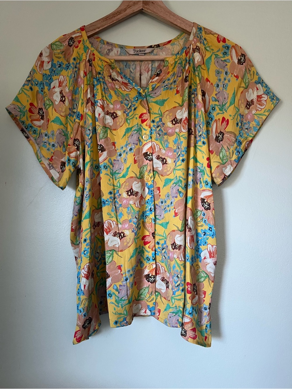 TuckerNYC Short Sleeve Classic Silk Blouse